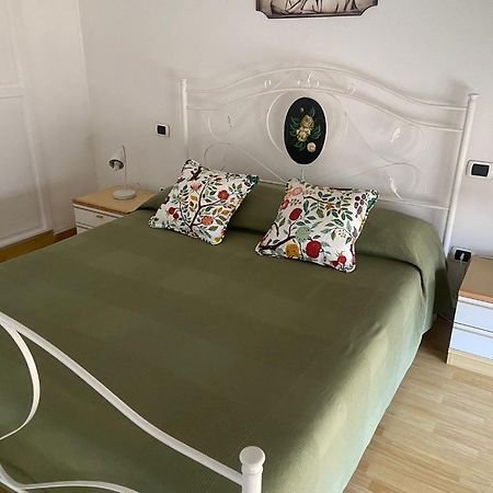 Pm 13A Via Tenente Devenuto Guest House Giovinazzo Eksteriør billede